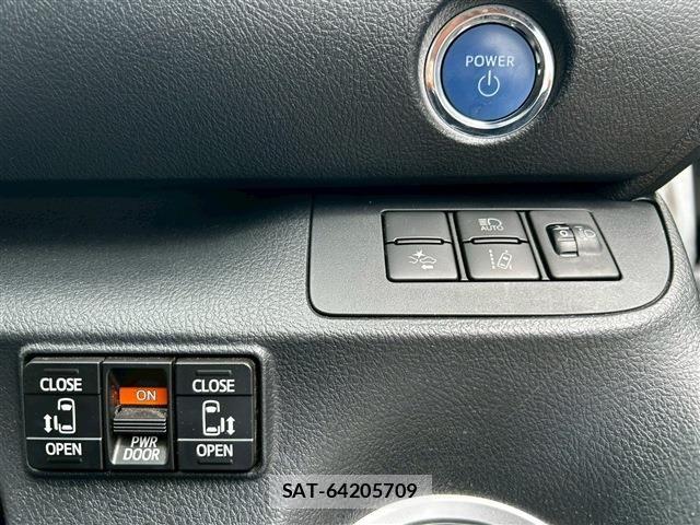 Toyota SIENTA 2017-11 7225067-26
