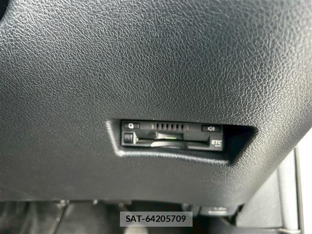 Toyota SIENTA 2017-11 7225067-27