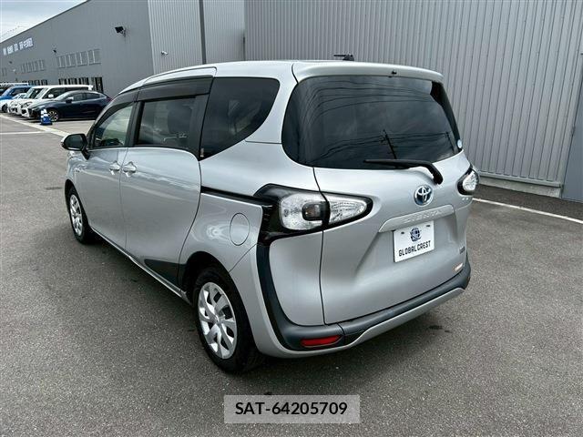 Toyota SIENTA 2017-11 7225067-7