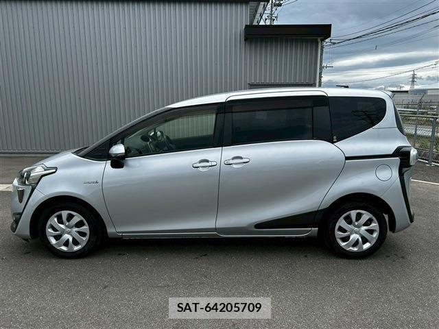 Toyota SIENTA 2017-11 7225067-8