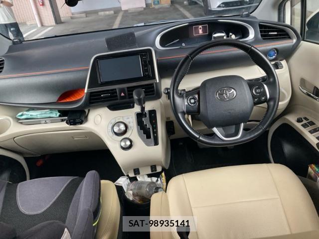 Toyota SIENTA 2015-09 7225033-12