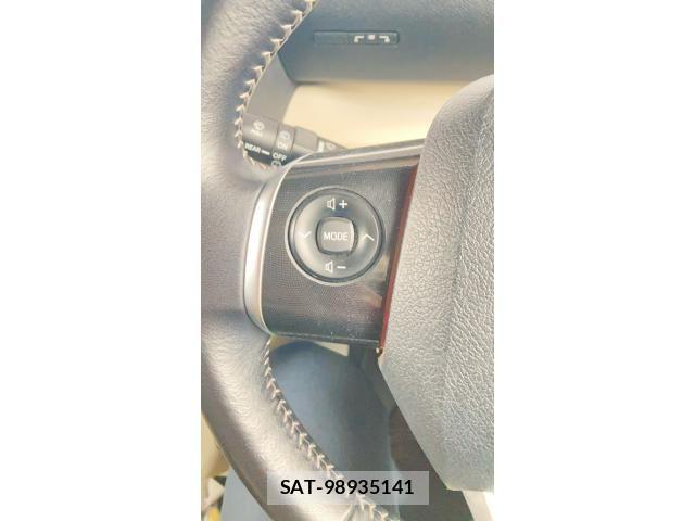 Toyota SIENTA 2015-09 7225033-17