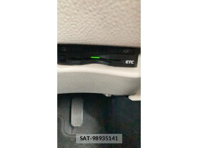 Toyota SIENTA 2015-09 7225033-21