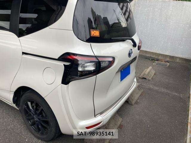 Toyota SIENTA 2015-09 7225033-3