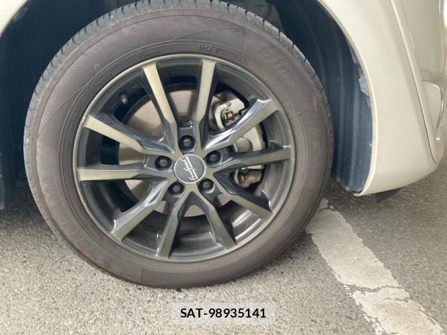 Toyota SIENTA 2015-09 7225033-4