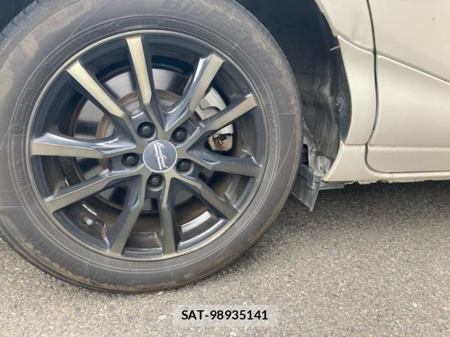 Toyota SIENTA 2015-09 7225033-5