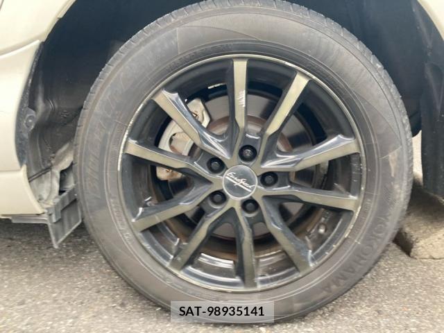 Toyota SIENTA 2015-09 7225033-6
