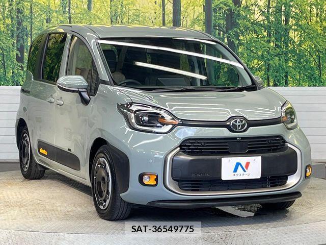 Toyota SIENTA 2024-03 7225115-16