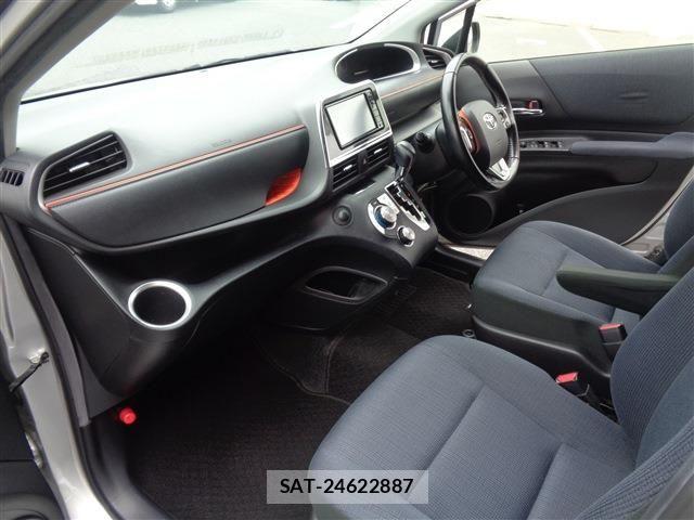 Toyota SIENTA 2017-06 7225057-12