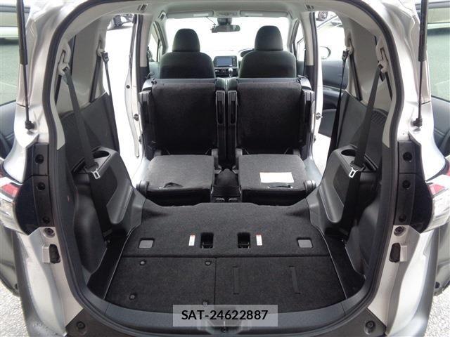 Toyota SIENTA 2017-06 7225057-16