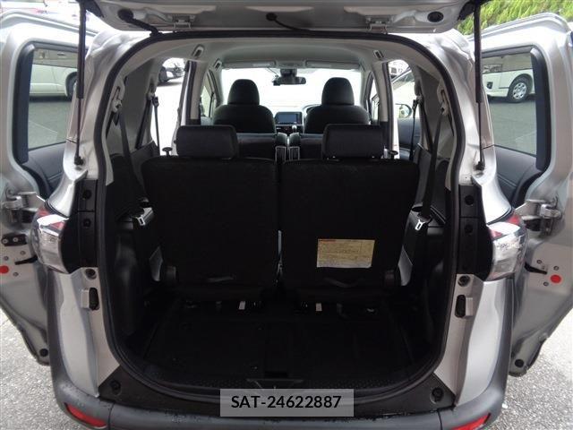 Toyota SIENTA 2017-06 7225057-17