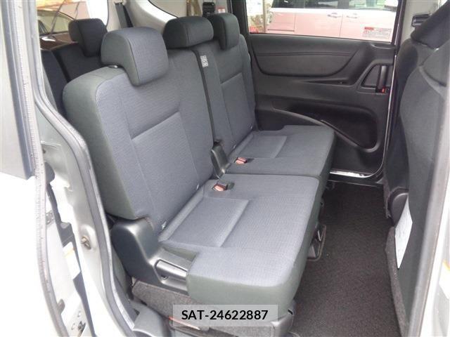 Toyota SIENTA 2017-06 7225057-19