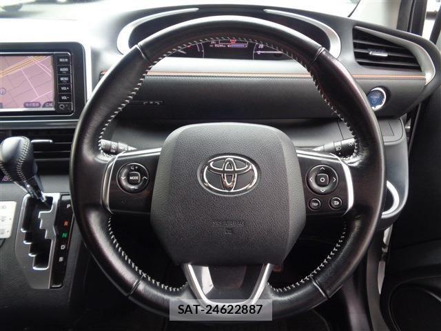 Toyota SIENTA 2017-06 7225057-22