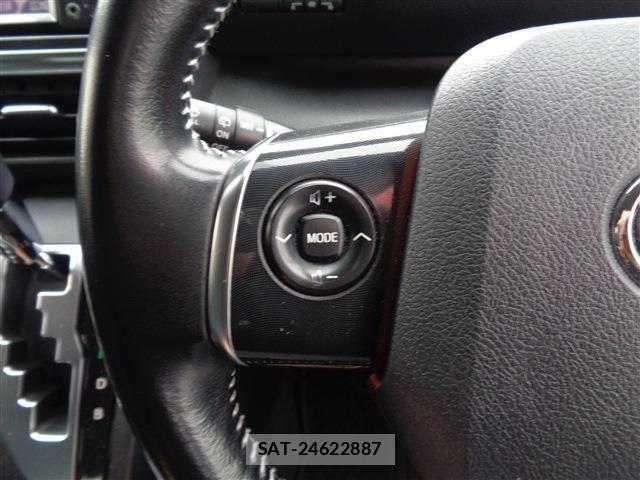 Toyota SIENTA 2017-06 7225057-23