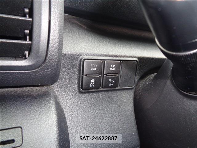 Toyota SIENTA 2017-06 7225057-29
