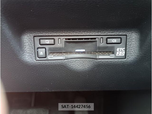 Toyota SIENTA 2023-11 7225110-10