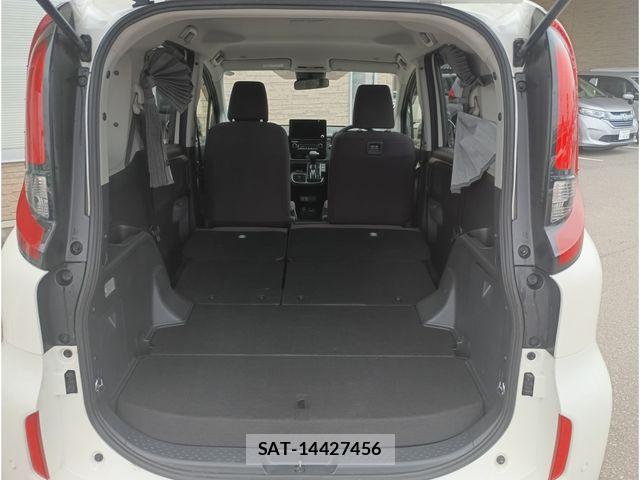 Toyota SIENTA 2023-11 7225110-14