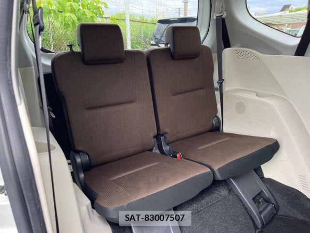 Toyota SIENTA 2016-03 7225048-9