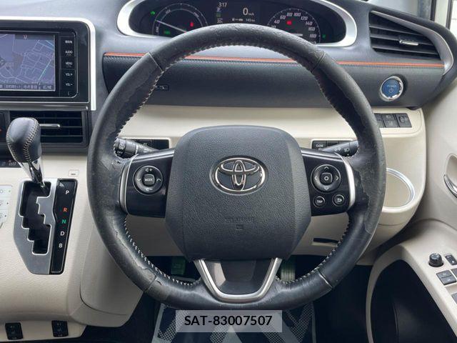 Toyota SIENTA 2016-03 7225048-11
