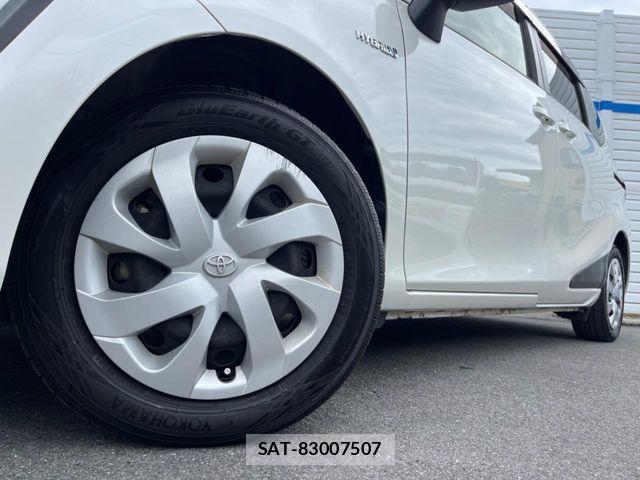 Toyota SIENTA 2016-03 7225048-13