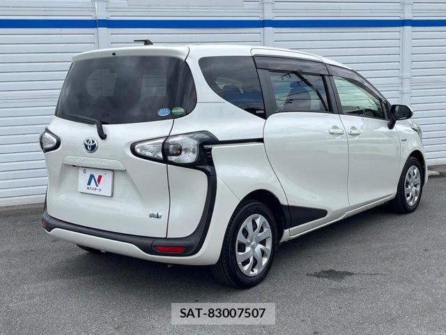 Toyota SIENTA 2016-03 7225048-17