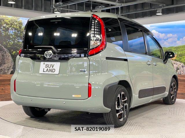 Toyota SIENTA 2023-06 7215755-16