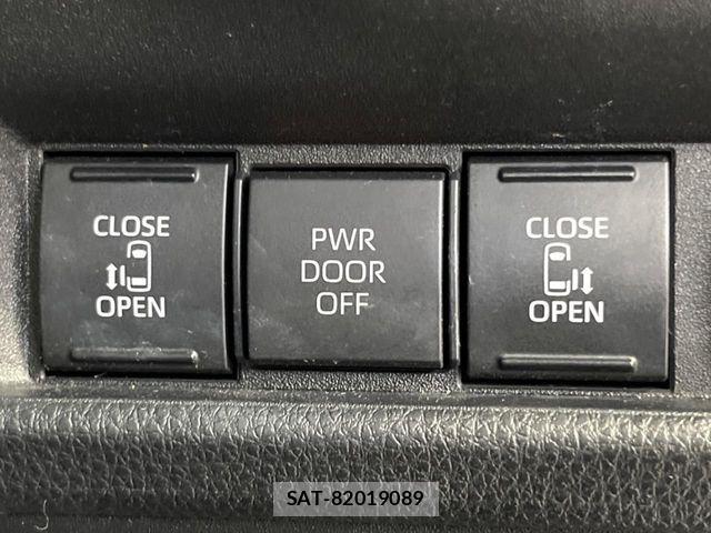 Toyota SIENTA 2023-06 7215755-6
