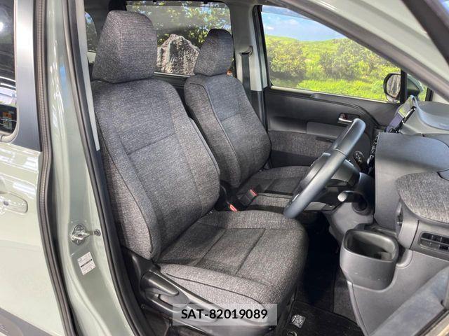 Toyota SIENTA 2023-06 7215755-7