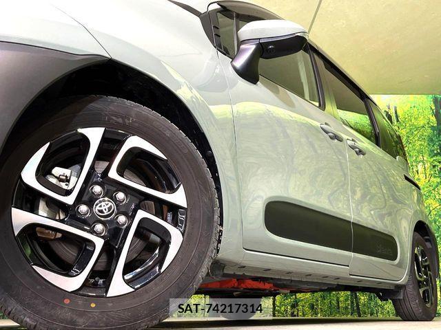 Toyota SIENTA 2023-06 7215761-13