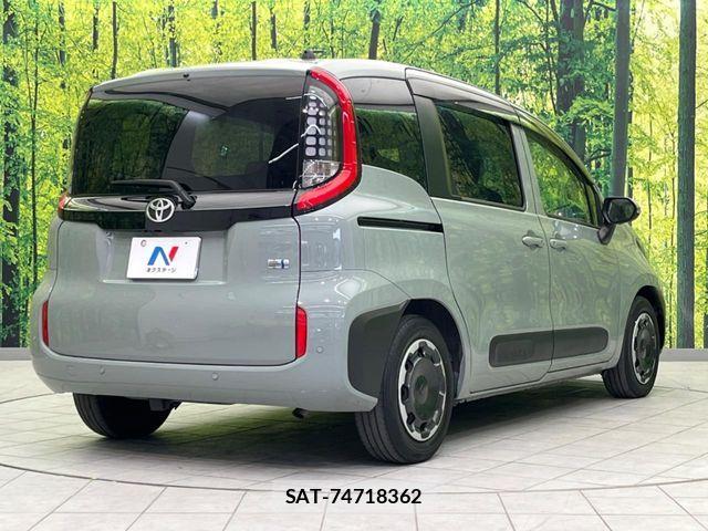 Toyota SIENTA 2023-11 7225106-17