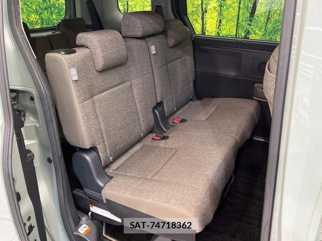 Toyota SIENTA 2023-11 7225106-8
