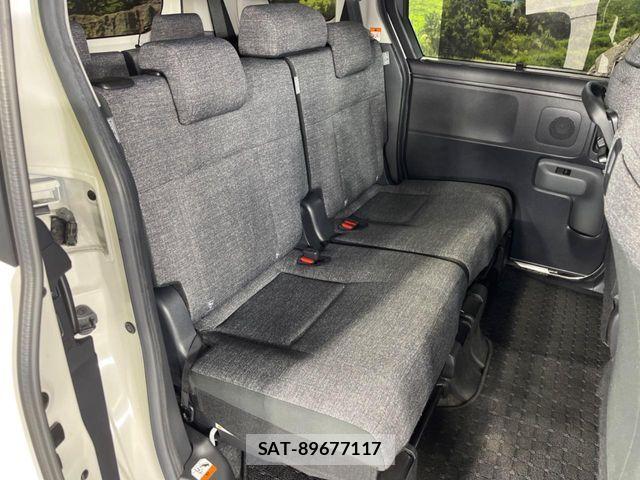 Toyota SIENTA 2023-05 7217767-8