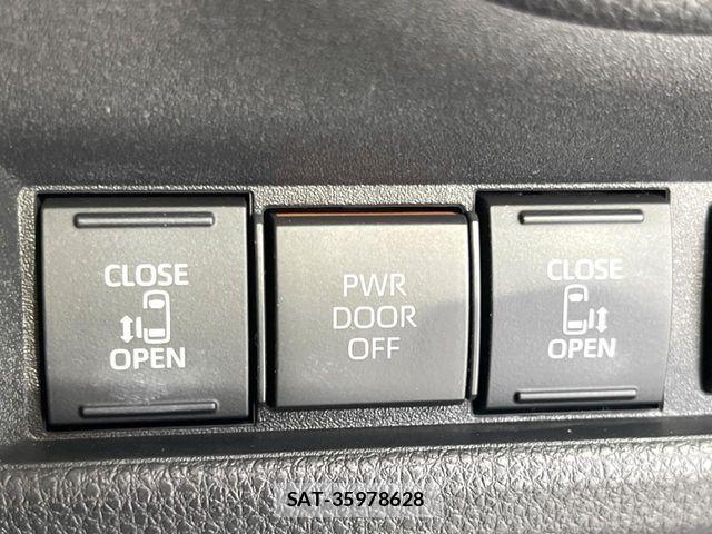Toyota SIENTA 2023-11 7225107-5