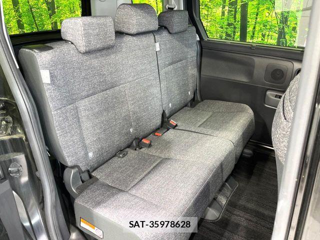 Toyota SIENTA 2023-11 7225107-8