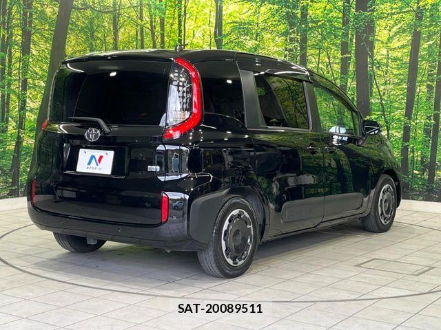 Toyota SIENTA 2023-05 7215762-17