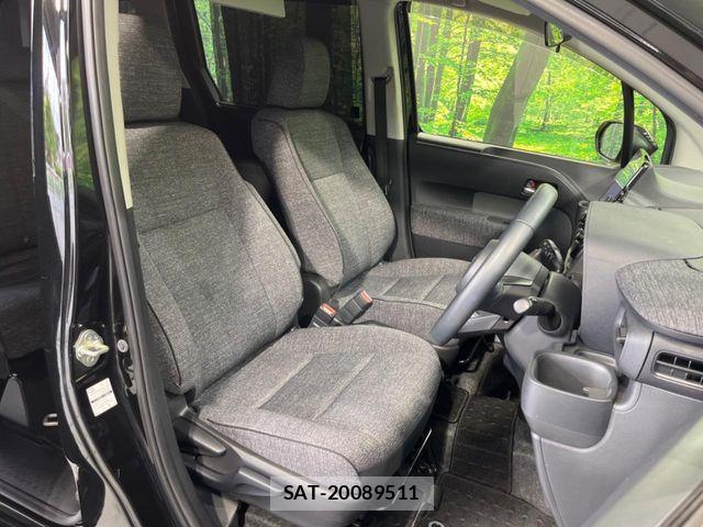 Toyota SIENTA 2023-05 7215762-7