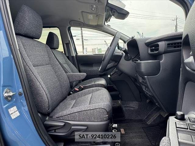 Toyota SIENTA 2024-11 7225123-15