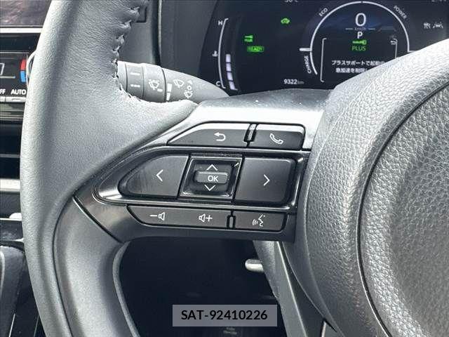Toyota SIENTA 2024-11 7225123-25