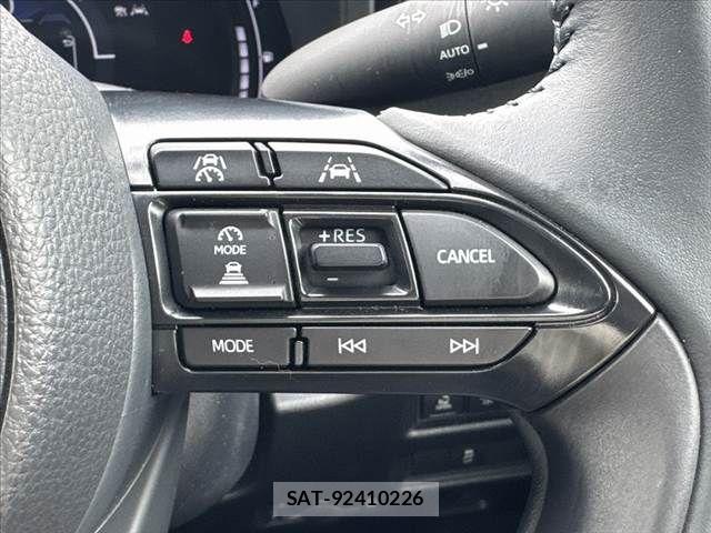Toyota SIENTA 2024-11 7225123-26