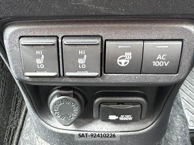 Toyota SIENTA 2024-11 7225123-28
