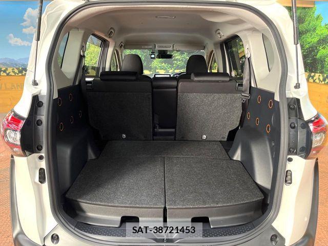 Toyota SIENTA 2021-09 7225079-10