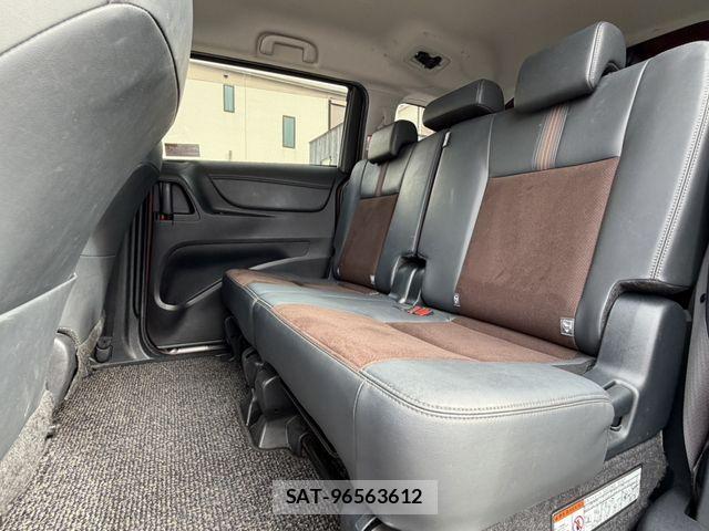 Toyota SIENTA 2020-10 7252339-17