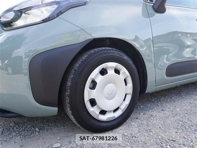 Toyota SIENTA 2024-08 7252330-15