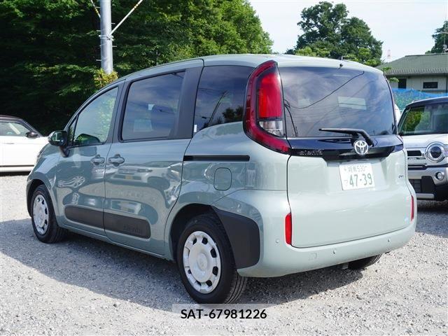 Toyota SIENTA 2024-08 7252330-2