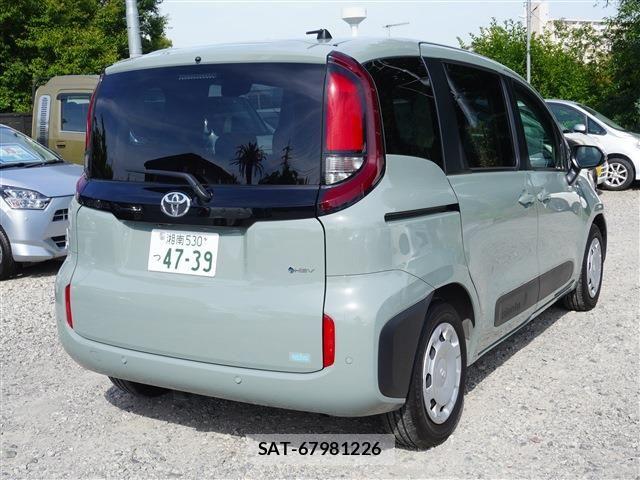 Toyota SIENTA 2024-08 7252330-3