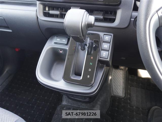 Toyota SIENTA 2024-08 7252330-8