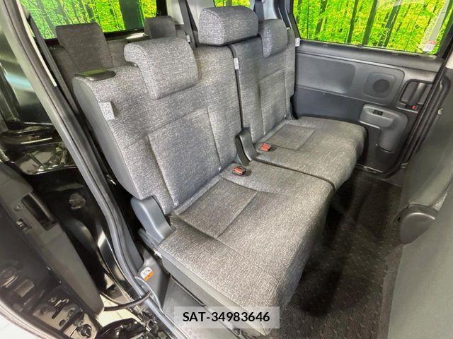 Toyota SIENTA 2023-10 7252327-8