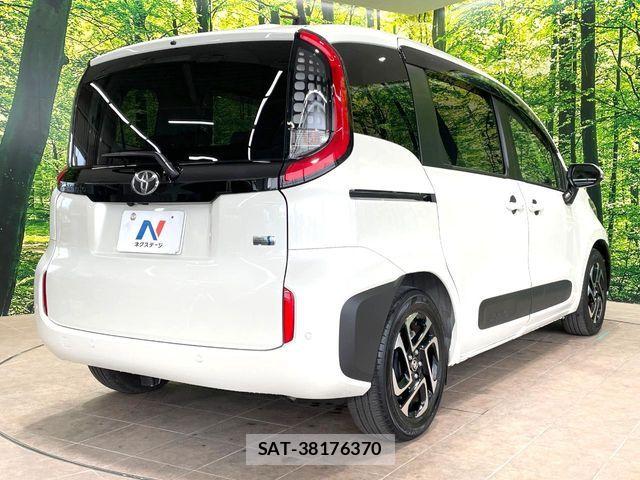 Toyota SIENTA 2023-10 7252323-16