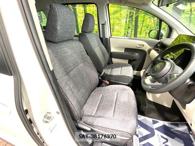 Toyota SIENTA 2023-10 7252323-7