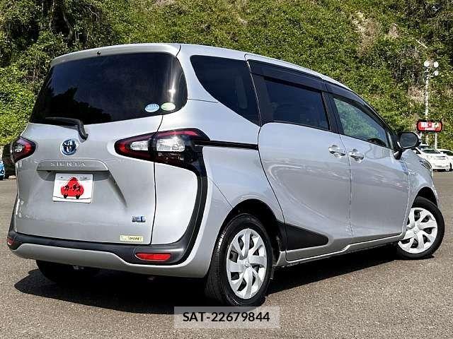 Toyota SIENTA 2015-08 7252336-2